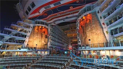 坐上豪华游轮去旅游吧!