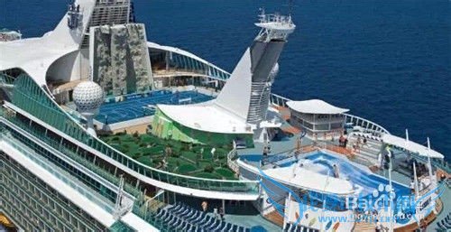 坐上豪华游轮去旅游吧!