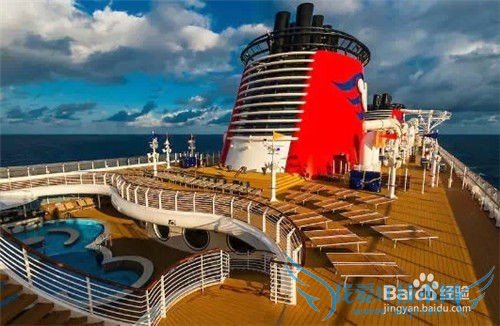 坐上豪华游轮去旅游吧!