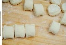 可爱的小猪豆沙包——五一节与孩子一起动手玩吧