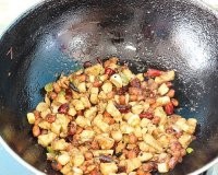 宫保鸡丁怎么做才正宗