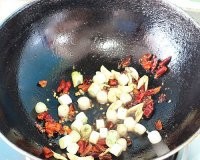 宫保鸡丁怎么做才正宗