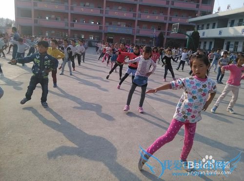 哪些活动来丰富学生的课余生活呢?