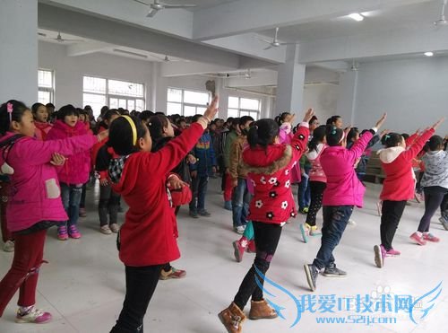 哪些活动来丰富学生的课余生活呢?