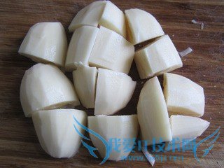 怎样烹制夏日特饮——滋补养颜的莲藕排骨汤