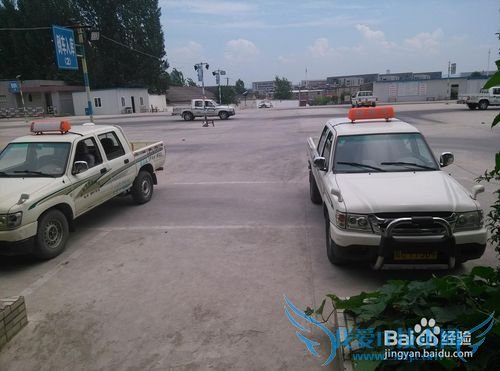 如何选择驾校考驾照?