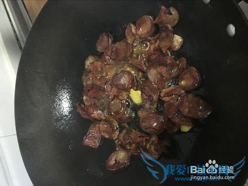 如何做农家小炒菜之腊肠炒香干