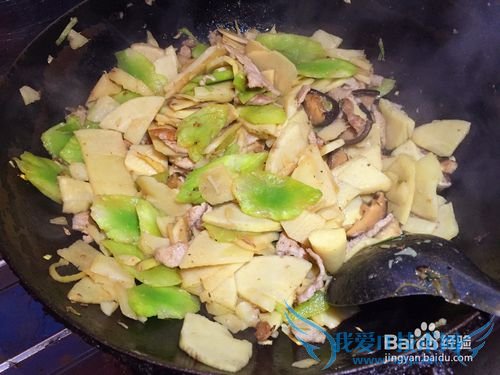 炒菜技能必备之笋片莴苣香菇炒肉