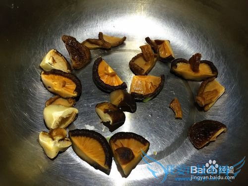 炒菜技能必备之笋片莴苣香菇炒肉