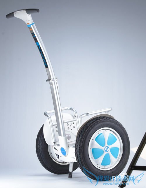 两轮自平衡车是由哪些部件构成的