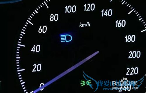 安全用车:如何正确使用车灯