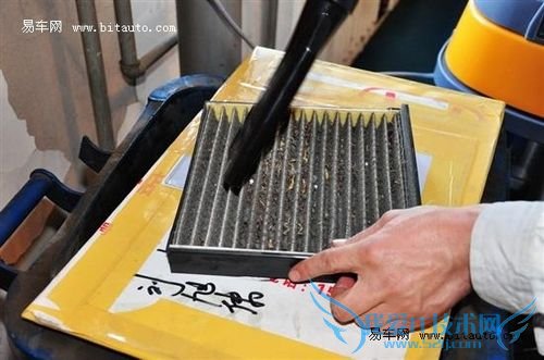 怎样自己清洁空调滤芯