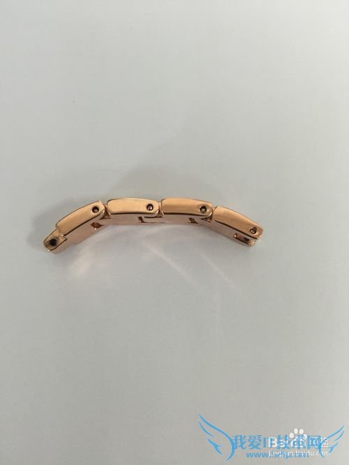 手表买大了,怎样拆掉一节手链