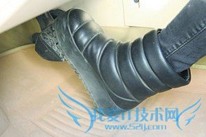 遇到刹车失灵不要慌 学会这几招可以保命