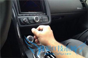 遇到刹车失灵不要慌 学会这几招可以保命