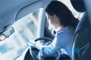 遇到刹车失灵不要慌 学会这几招可以保命