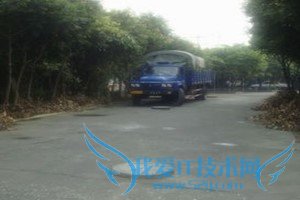 遇到刹车失灵不要慌 学会这几招可以保命