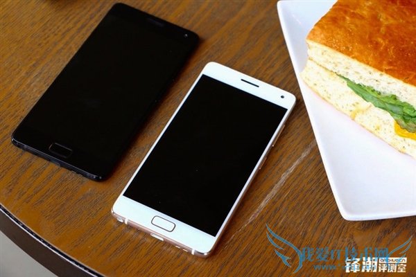 黑边无敌了!联想ZUK Z2 Pro黑白双色图赏