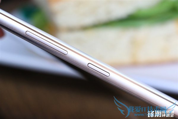 黑边无敌了!联想ZUK Z2 Pro黑白双色图赏