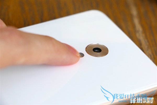 黑边无敌了!联想ZUK Z2 Pro黑白双色图赏