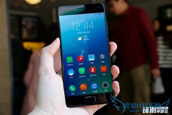 黑边无敌了!联想ZUK Z2 Pro黑白双色图赏