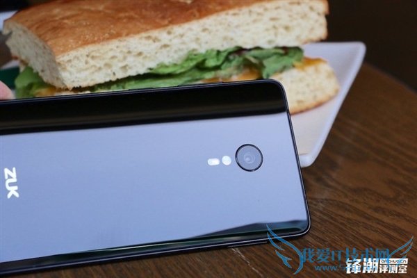 黑边无敌了!联想ZUK Z2 Pro黑白双色图赏