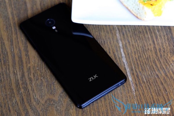 黑边无敌了!联想ZUK Z2 Pro黑白双色图赏