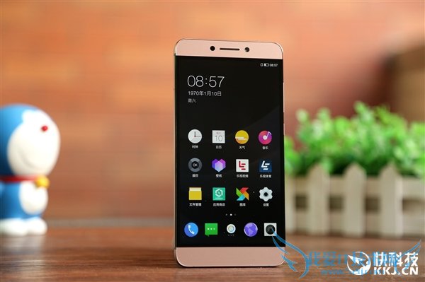 现货100万!乐视超级手机2代开卖:干掉3.5mm耳机孔